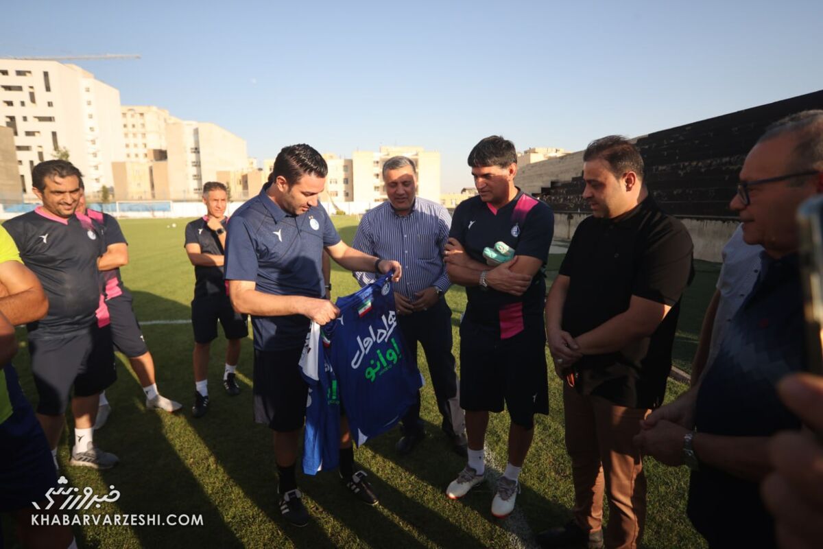 تصاویر| نکونام فوراً دستور داد؛ ملاقات هواداران تمرین جنجالی با سرمربی جدید استقلال
