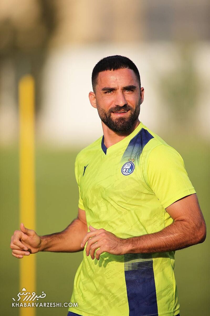 عکس| اولین بازیکن فیکس نکونام با استقلالیها تمرین کرد