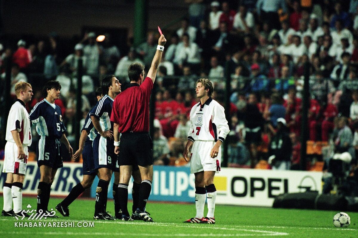 اخراج دیوید بکام در دیدار انگلیس – آرژانتین در جام جهانی 1998