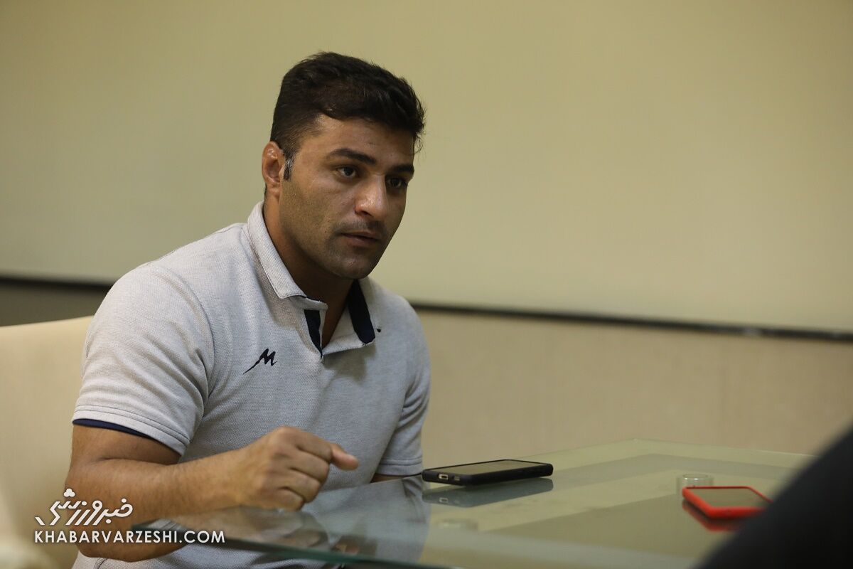 پاپی: کار و بیمه ندارم اما از من طلا می خواهند! / متقیان: هر قدر طلا می گیریم حریص تر می شویم