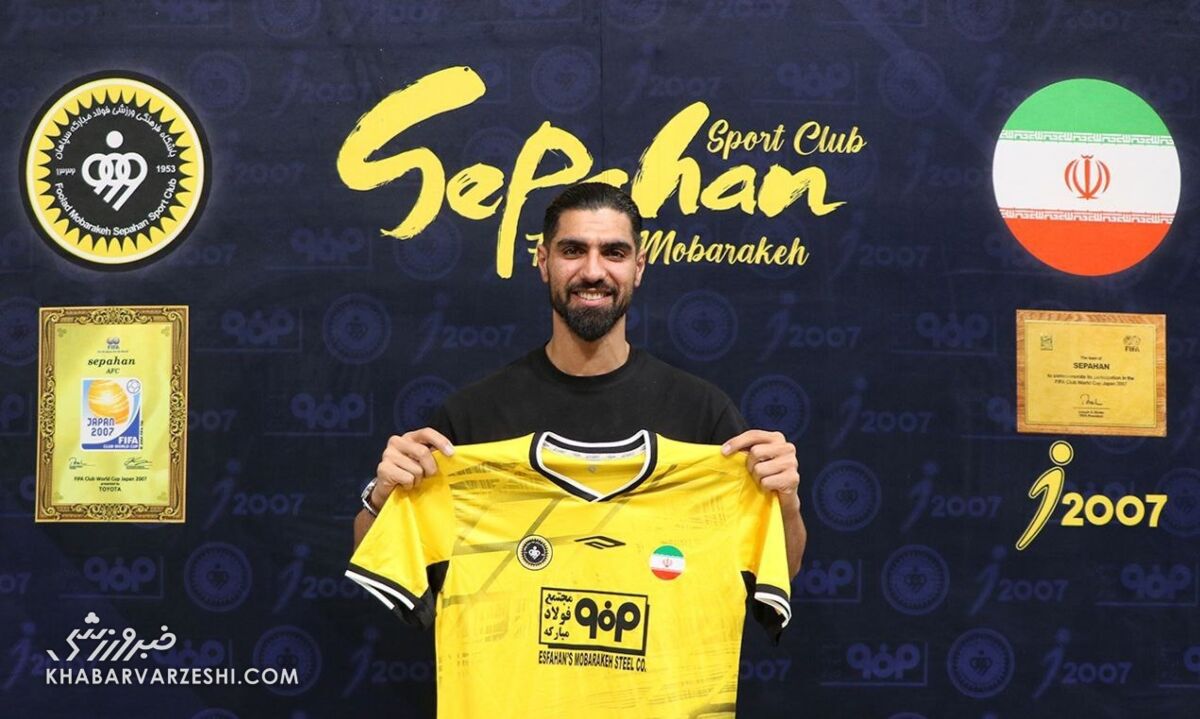 ضربه دوباره به سرمربی استقلال/ پرسپولیس و رقبا چهارمین بازیکن نکونام را هم بردند