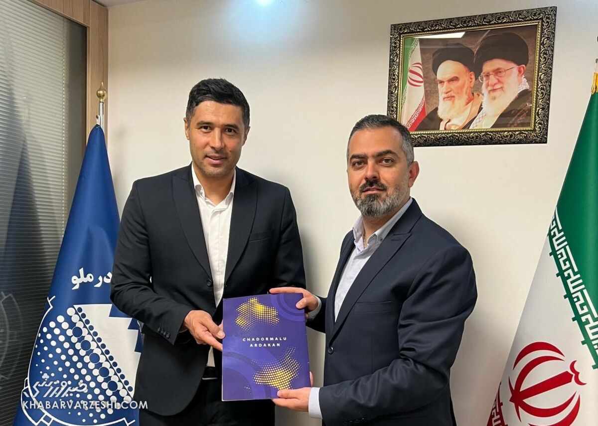 عکس| از مقصد عجیب گزینه استقلال رسماً رونمایی شد