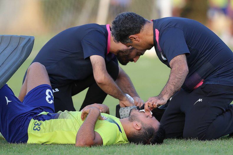 عکس| تمرین پر حاشیه استقلال به خاک و خون کشیده شد!