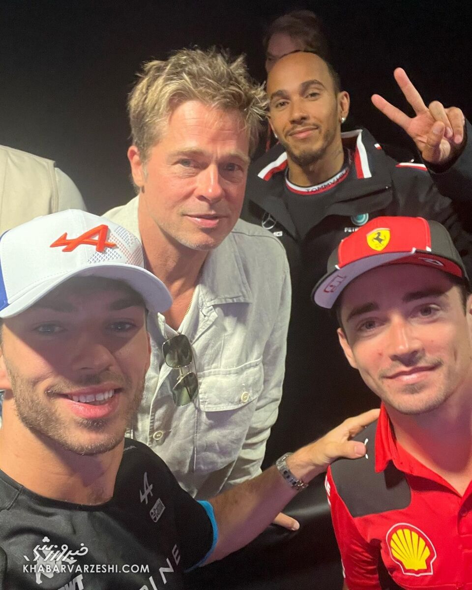 عکس| حضور مهمانی ویژه در مسابقات فرمول یک بریتانیا/ برد پیت در کنار دیگر رانندهها
