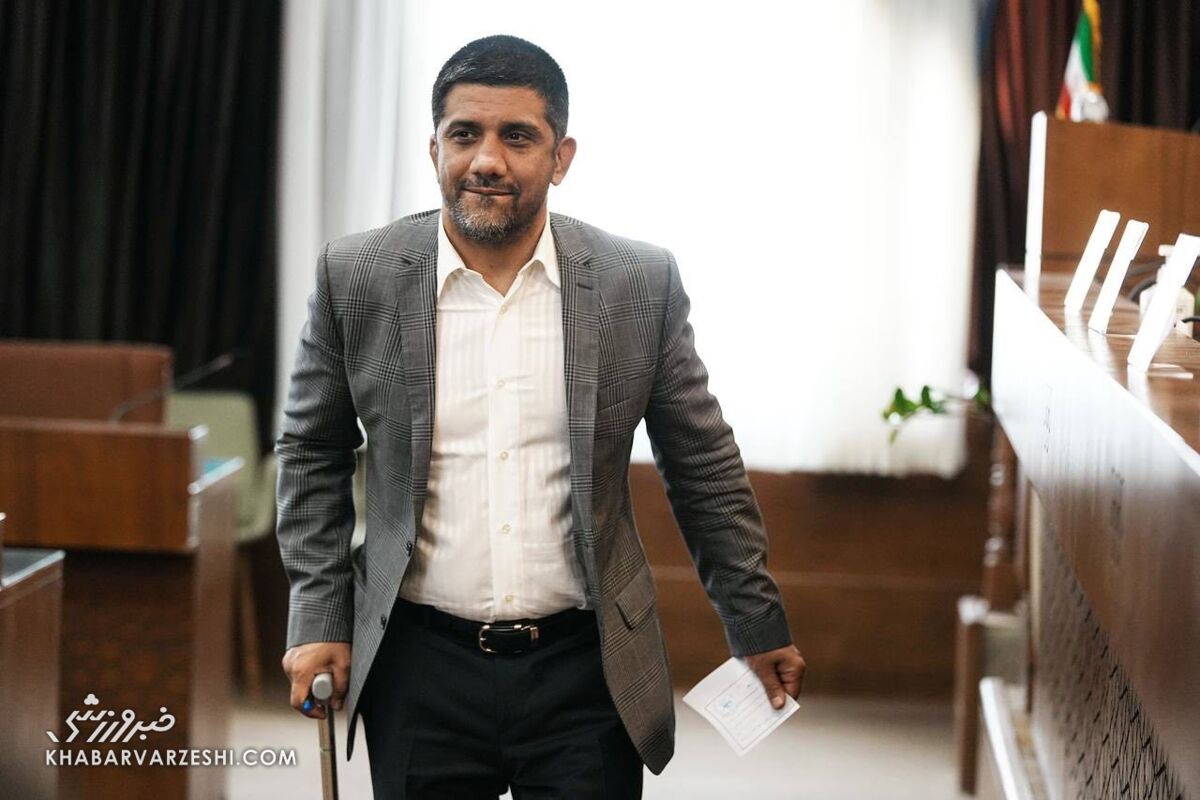 وقتی تیلور آمریکایی معصوم شد!/ تانک روسها بعد از بردن گلیج، یکساعته چه گناهی کرد که باخت؟/ دبیر درباره اعتقادات به حرف خودش عمل کند... علیرضا دبیر