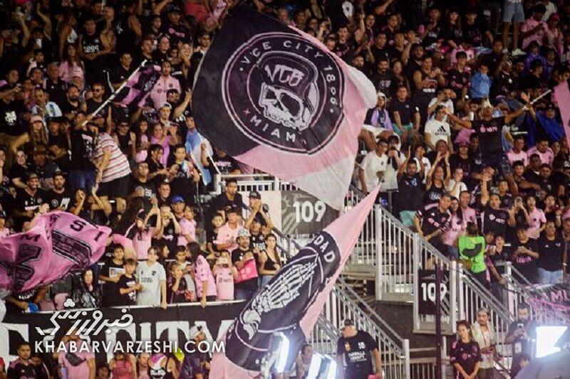 حواشی عجیب در مراسم معرفی لیونل مسی در اینترمیامی/ از حضور بز تا پخش ضعیف اپل تیوی!