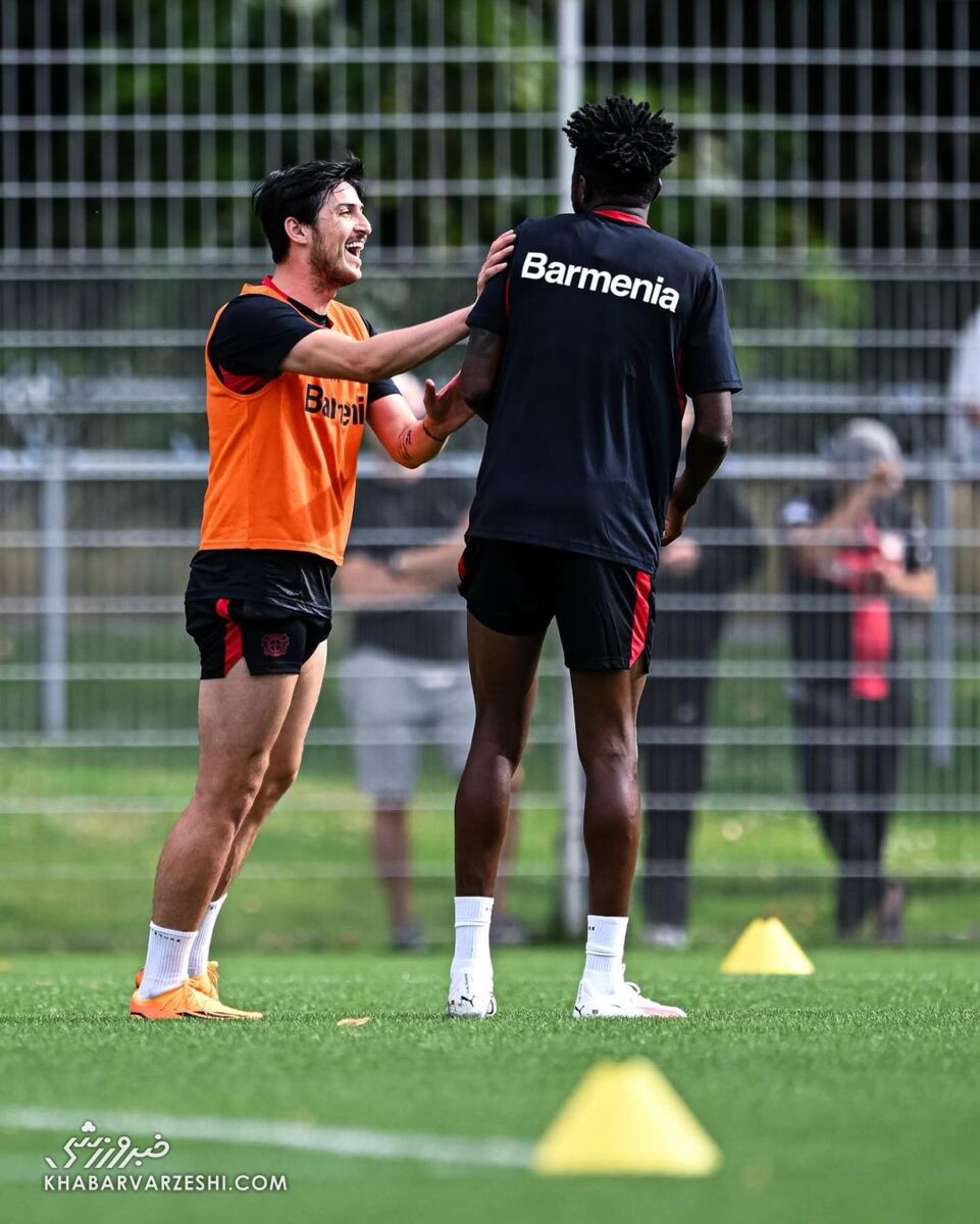 تصاویر| لژیونر ایرانی بیاعتنا به تمامی شایعات جدایی!/ ستاره تیم ملی آماده یک فصل موفق!