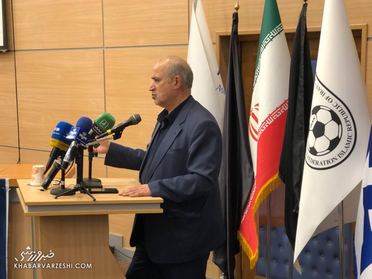 مهدی تاج: اگر با ساپینتو در هفته اول برخورد میشد، میفهمید اینجا حساب و کتاب دارد/ چه کسی حاضر است خواهر و مادر خودش به ورزشگاه بیاید؟ مهدی تاج: اگر با ساپینتو در هفته اول برخورد میشد، میفهمید اینجا حساب و کتاب دارد/ چه کسی حاضر است خواهر و مادر خودش به ورزشگاه بیاید؟