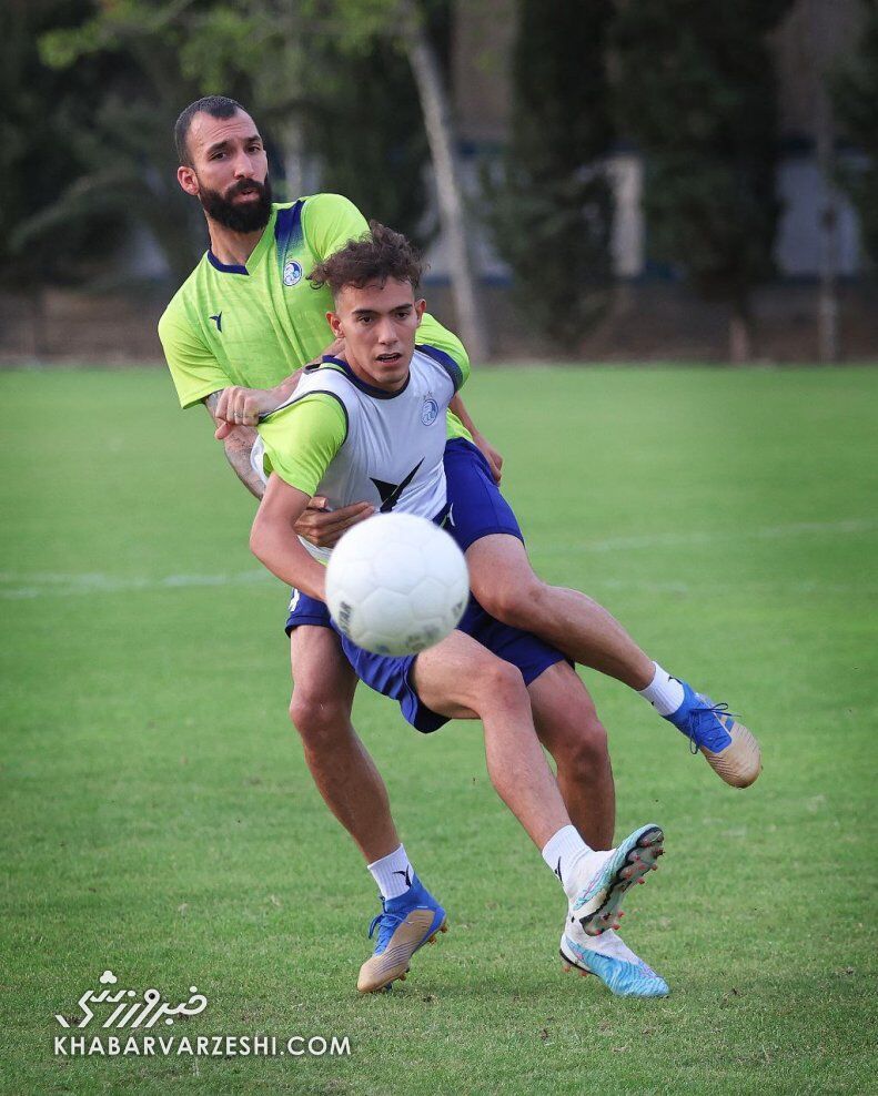 عکس| روزبه چشمی در وضعیتی که سالها دیده نشده بود