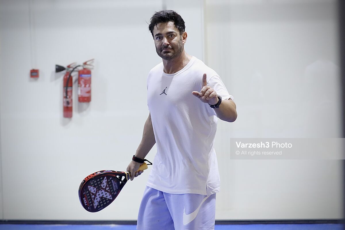 عکس| محمدرضا گلزار راکت به دست شد/ رقابت نفسگیر آقای سوپراستار در دبی