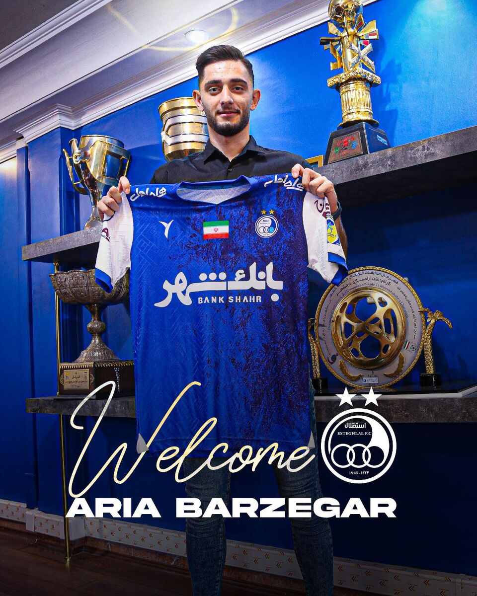 عکس| مهاجم سابق پرسپولیس رسماً به استقلال پیوست