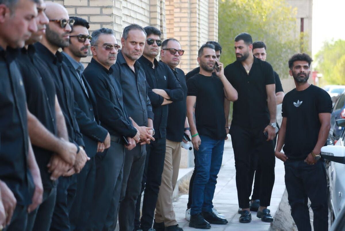 تصاویر| ستاره جدید پرسپولیس در خاکسپاری بازیکن نفت آبادان