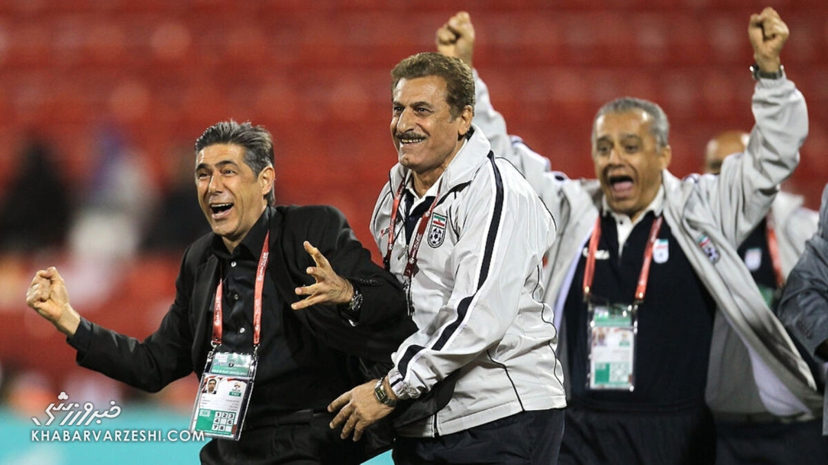 افشین قطبی گناه نرفتن تیم ملی به جام جهانی ۲۰۱۰ را گردن احمدی نژاد و جنبش سبز انداخت!