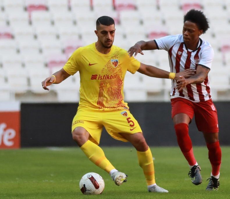 عکس| بازیکن مد نظر نکونام در ترکیه