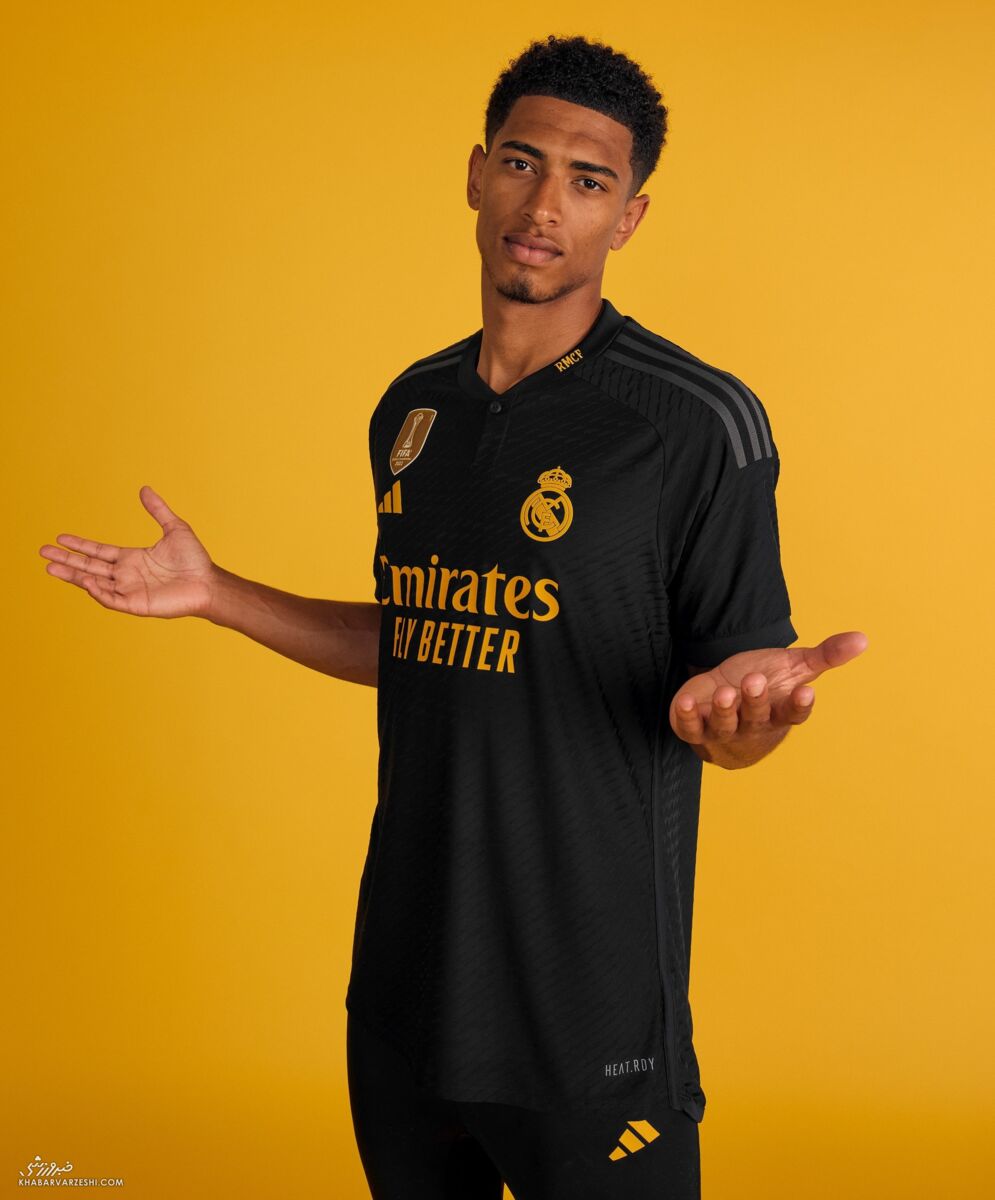 عکس| رونمایی رسمی از لباس سوم رئال مادرید/ کهکشانیها سیاه پوش شدند