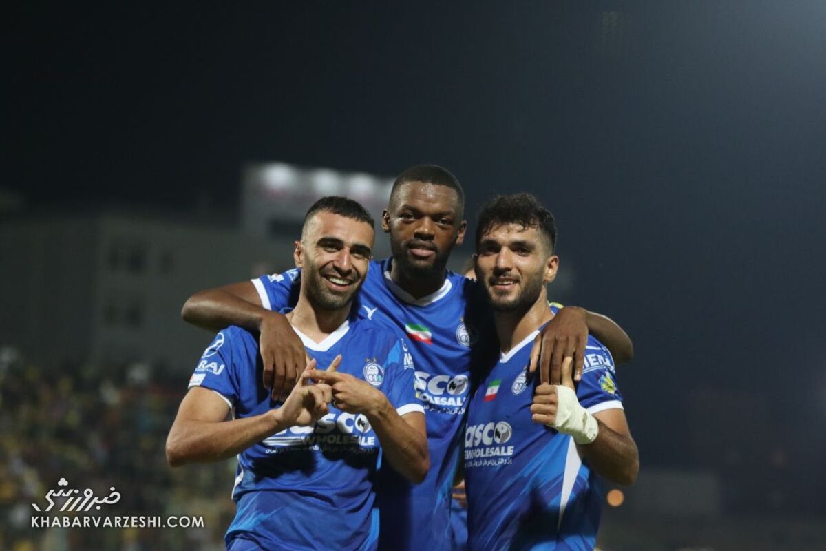 بردهای استقلال اینطوری ادامه پیدا نمیکند/ حسینی با مدافعان استقلال هماهنگ نیست/ تا وقتی تماشاگران نباشند بازیهای استقلال لذتی ندارد