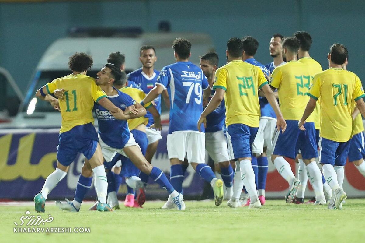 در این مدت به اندازه کافی به پرسپولیس لطف شد/ هیچکس حالی از استقلال نمی پرسد، همه نگران آنها هستند/ هواداران باید به نکونام فرصت بدهند