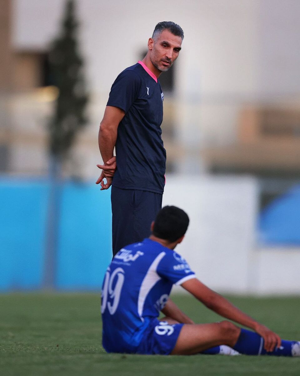 عکس| بمب اورجینال نقل و انتقالات در استقلال!/ چهره جدید آبیها سرانجام رونمایی شد