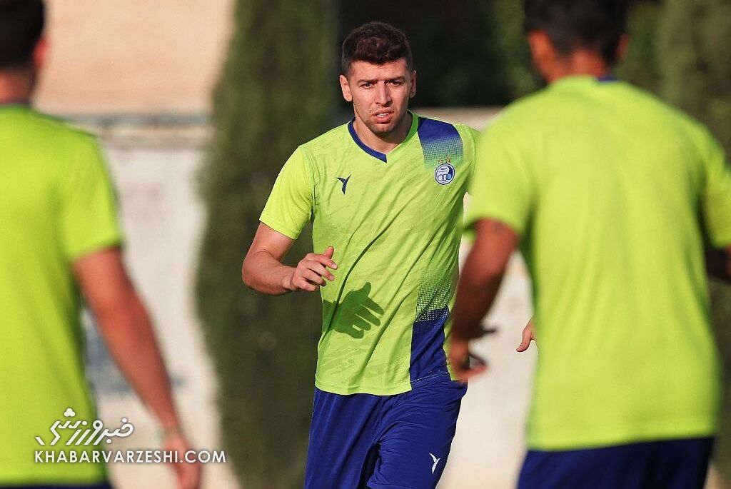 ویروس سرماخوردگی مانع بازی کردن ستاره استقلال شد ویروس سرماخوردگی مانع بازی کردن ستاره استقلال شد