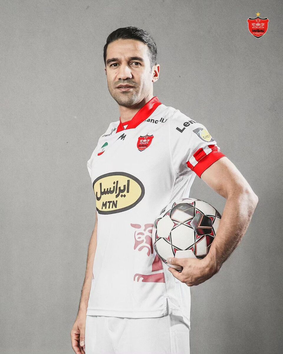 تصاویر| رونمایی از کیت دوم پرسپولیس/ سرخپوشان با پیراهن متفاوت مقابل تراکتور