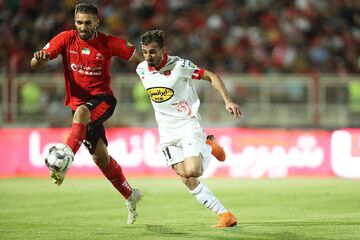 رازگشایی از یک ماگ/ استوری عجیب برادر آقاسی؛ عارف پرسپولیسی شد؟