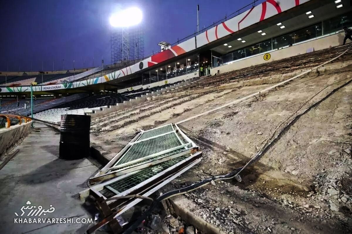 همه با استقلال و پرسپولیس کِیف میکنند غیر از عاشقانش/ باز هم میلیونها هوادار پشت در آزادی ماندند/ لطفاً دور بزنید؛ استادیوم در دست تعمیر است!