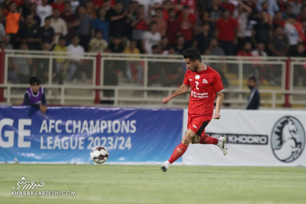 با استقلال و پرسپولیس قهرمان شدم اما بعدا میگویم طرفدار کدام تیم هستم/ این بازیکن من را عاشق فوتبال کرد با استقلال و پرسپولیس قهرمان شدم اما بعدا میگویم طرفدار کدام تیم هستم/ این بازیکن من را عاشق فوتبال کرد