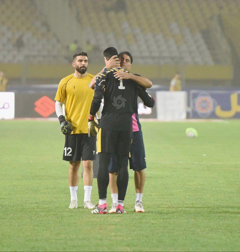 عکس| استقبال تلخ مربی استقلال و حسین حسینی از پیام نیازمند