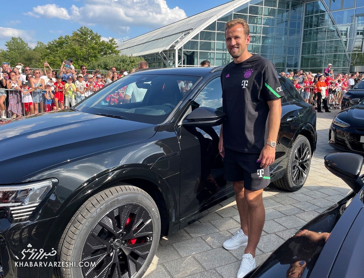 عکس| واکنش جالب هری کین پس از تحویل خودروی آئودی