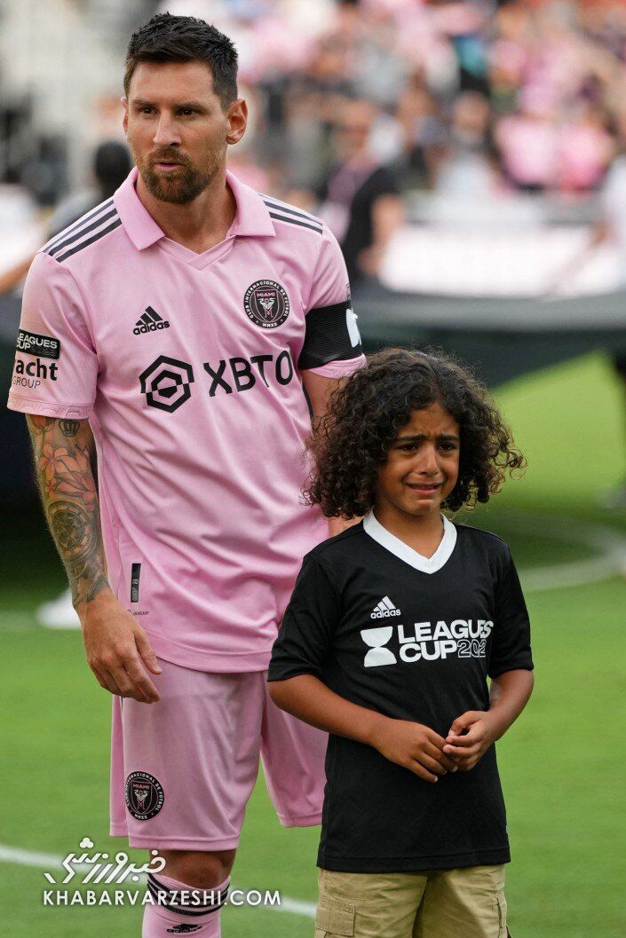 مسی و پسر خالد