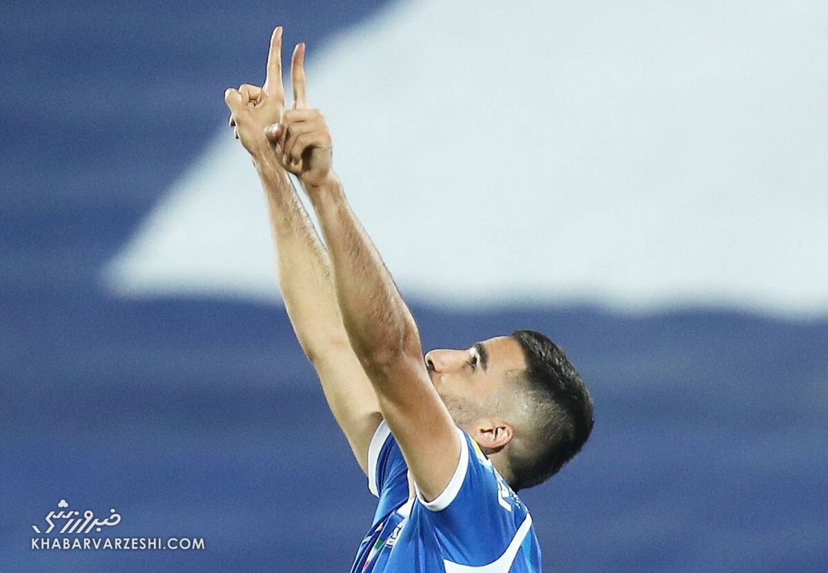 ستاره استقلال برای تولد فرزندش به لندن رفت ستاره استقلال برای تولد فرزندش به لندن رفت