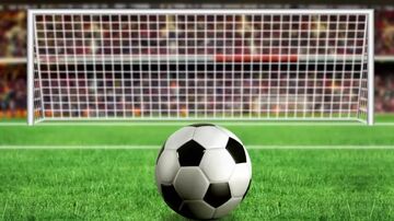 ویدیو| واکنش جالب بازیکن به پنالتی اشتباه داور/ بهت‌زدگی بازیکنان دو تیم