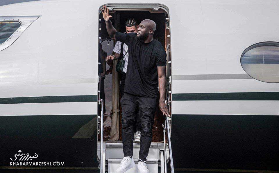 عکس| رئیس باشگاه رم خلبان شخصی لوکاکو شد!