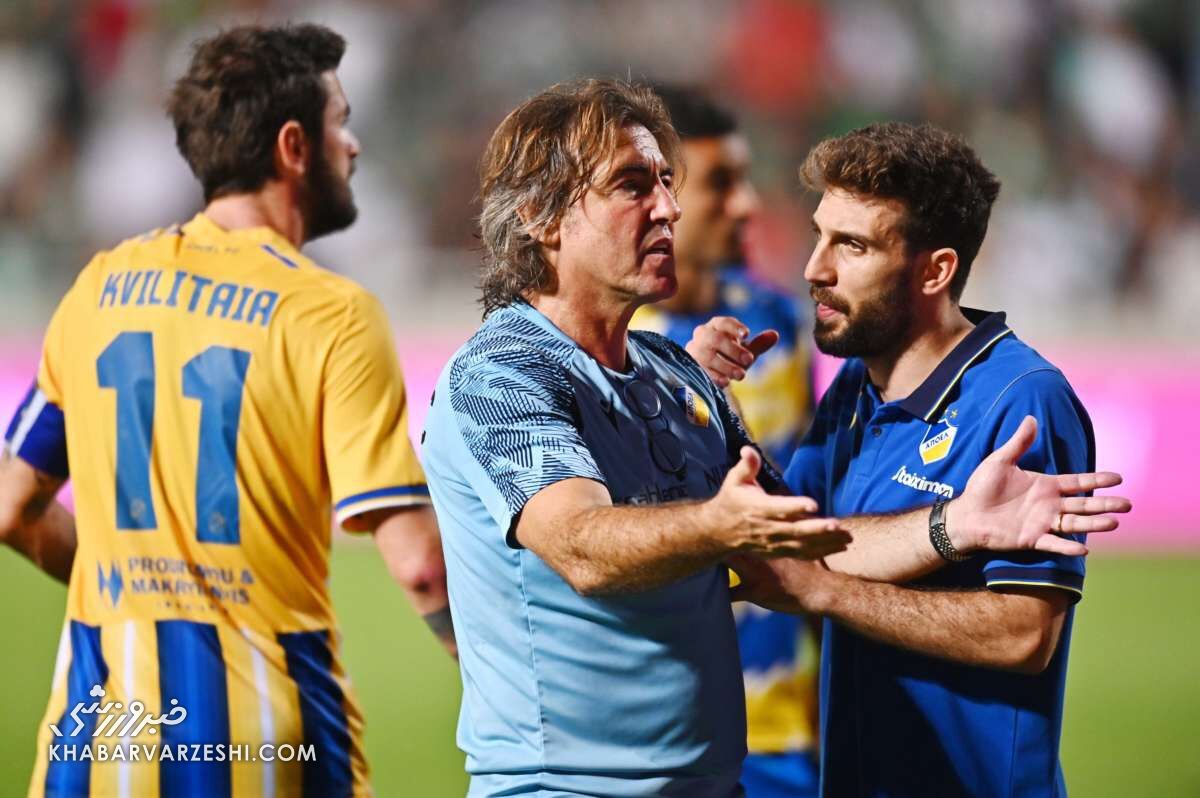 عکس| سرمربی سابق استقلال را با چوب زدند/ ساپینتو مرد بازنده بازیهای بزرگ