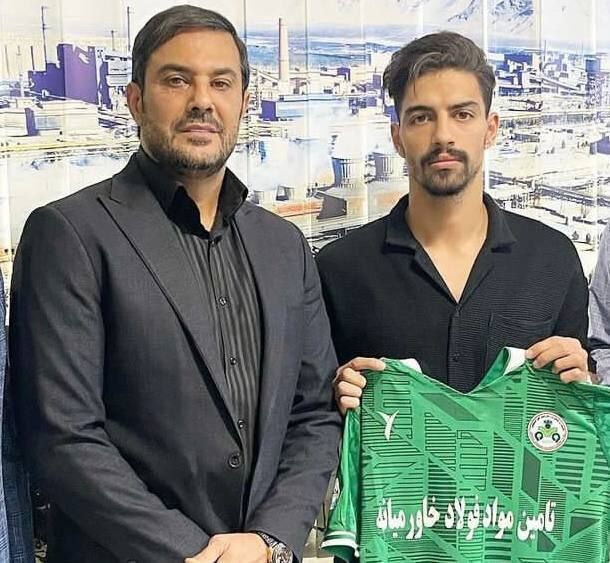 عکس| مهاجم استقلال رسماً به ذوبآهن پیوست