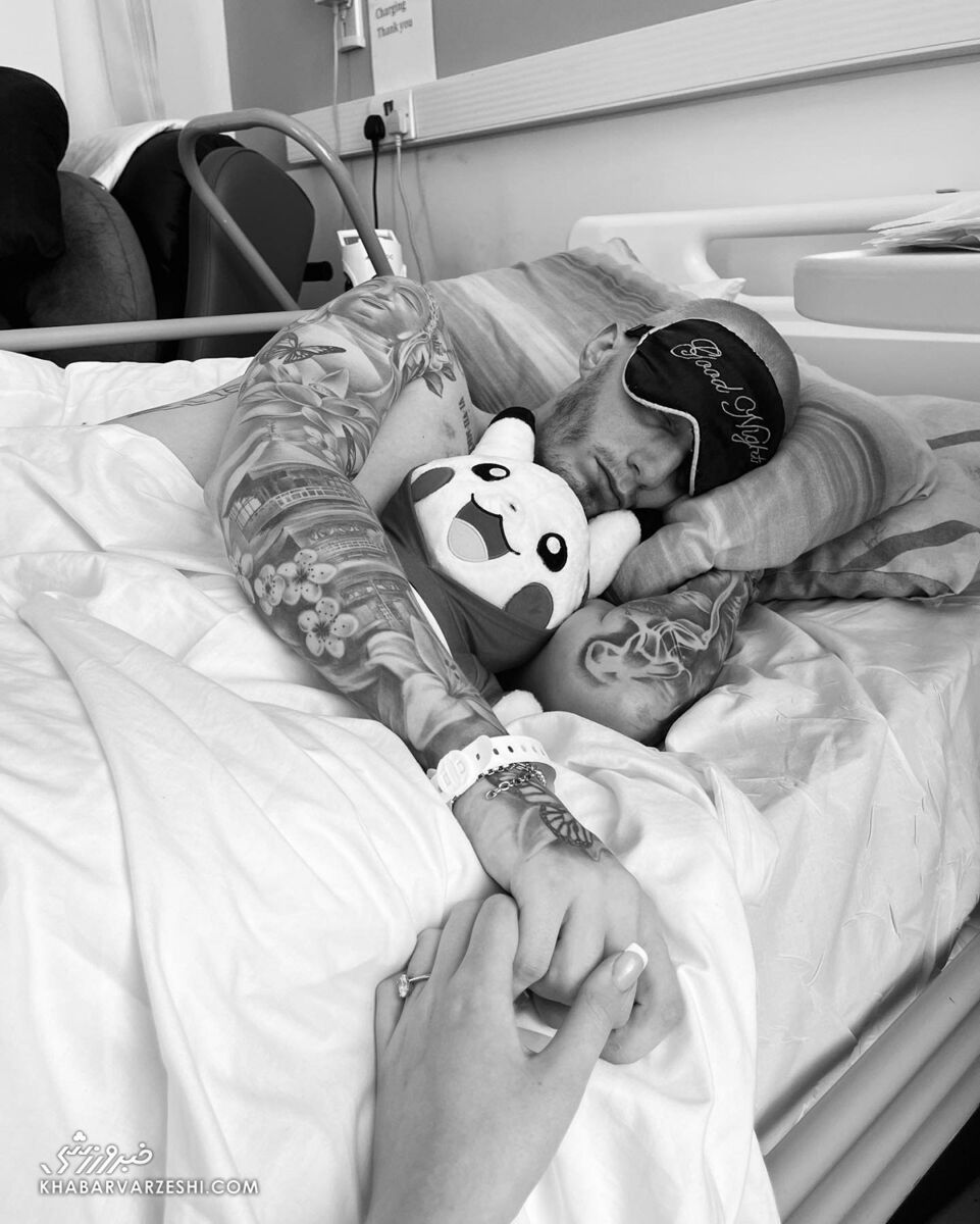 تصاویر خواستگاری در بیمارستان/ این ستاره ۲۳ ساله به دلیل سرطان از فوتبال خداحافظی کرد!