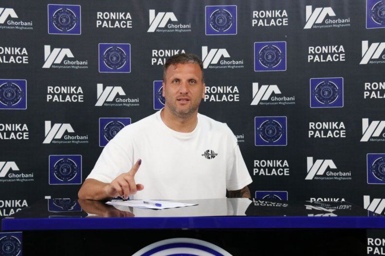 سرمربی پرسپولیسی استعفا داد سرمربی پرسپولیسی استعفا داد