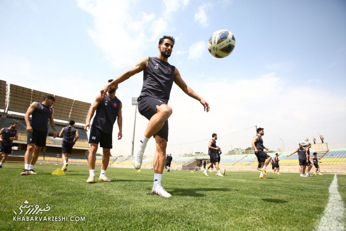 عکس| پرسپولیسیها برای رونالدو مشت گره کردند/ بیرانوند همچنان غایب بزرگ تمرین تیم گلمحمدی