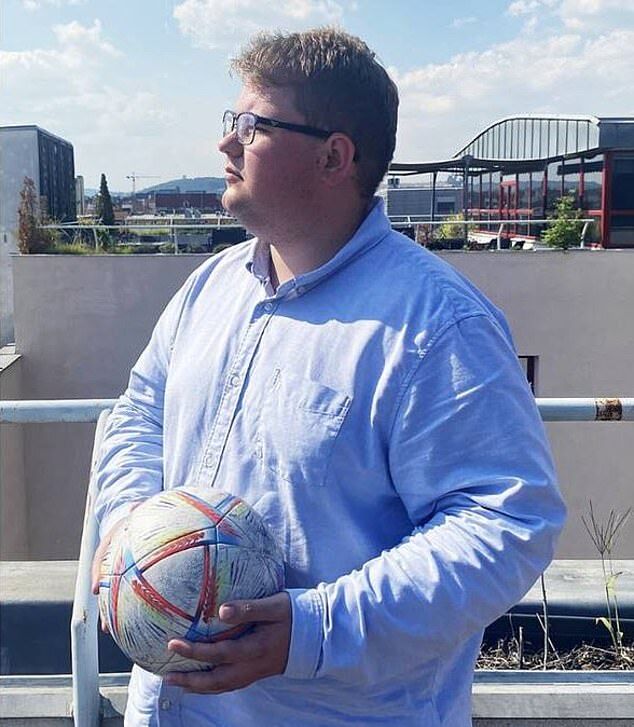 عکس| قرارداد شوکهکننده در دنیای فوتبال/ گیمر FIFA با پول پدرش رسماً کاپیتان یک تیم اروپایی شد!