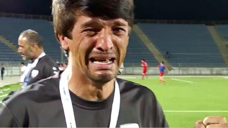 عکس| لحظه رمانتیک سرمربی افغانستان پس از شکست دادن ایران!