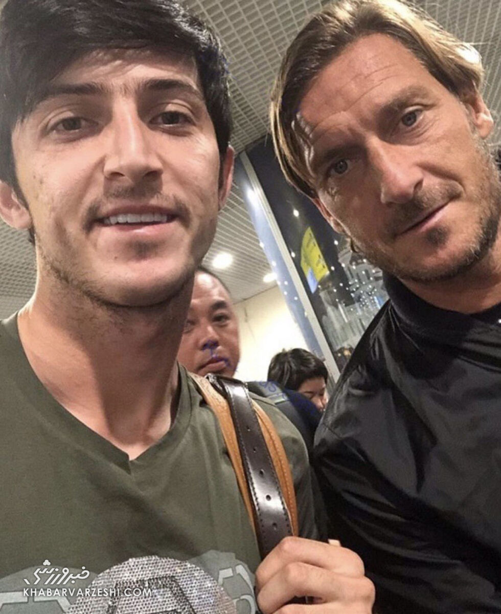 عکس| سردار در کنار اسطوره افسانهای رم/ لبخند آزمون به فرانچسکو توتی