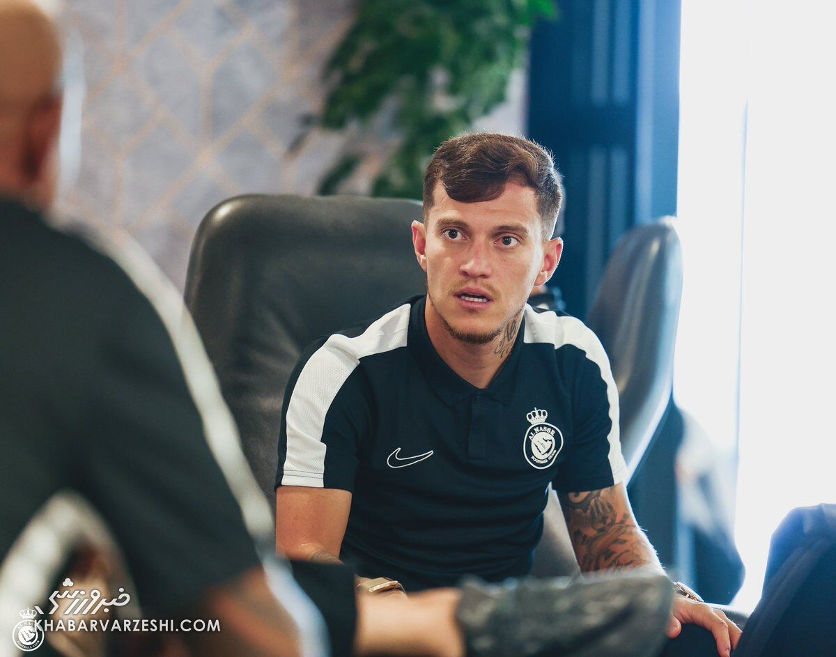 تصاویر| رونالدوی خندان در مسیر ایران/ النصریها با جت اختصاصی به تهران سفر کردند