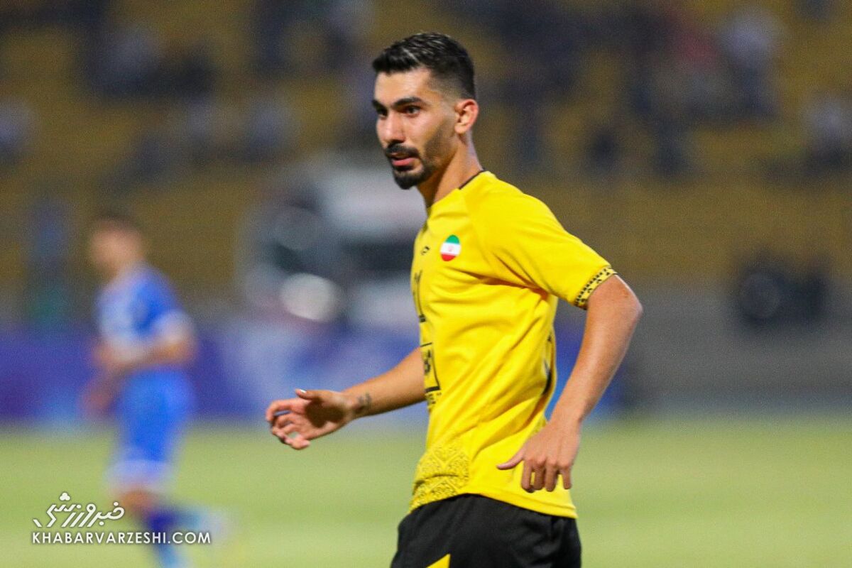 عکس| واکنش معنادار رضا شکاری به شایعه پیوستن به استقلال یا پرسپولیس عکس| واکنش معنادار رضا شکاری به شایعه پیوستن به استقلال یا پرسپولیس