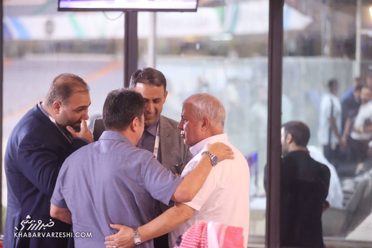 عکس| خوشوبش گرم پروین و قلعهنویی در جایگاه ویژه آزادی