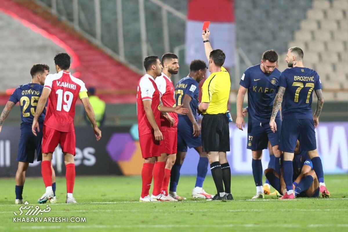 باز هم اخراجی در نیمه اول لیگ قهرمانان/ بازیکنان ایرانی تفاوت بودن یا نبودن VAR را نمیدانند!