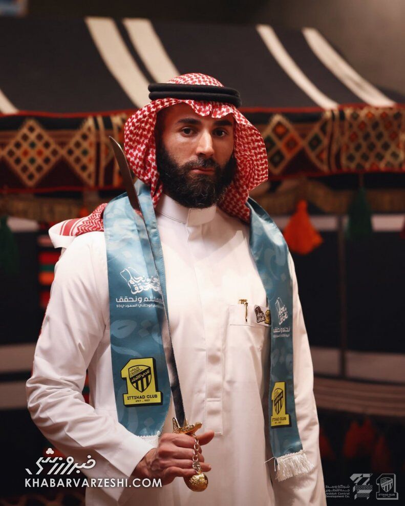 عکس| کریم بنزما هم در عربستان دست به شمشیر شد!