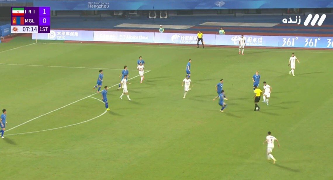 تصاویر| لایی عمدی ستاره ایرانی به داور مسابقه!/ واکنش عجیب داور؛ بازیکن تیم ملی کلافه شد!