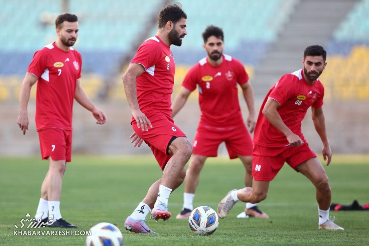 تمرین سبک پرسپولیس با حضور نبیل باهویی/ ۵ ستاره غایب بودند تمرین سبک پرسپولیس با حضور نبیل باهویی/ ۵ ستاره غایب بودند