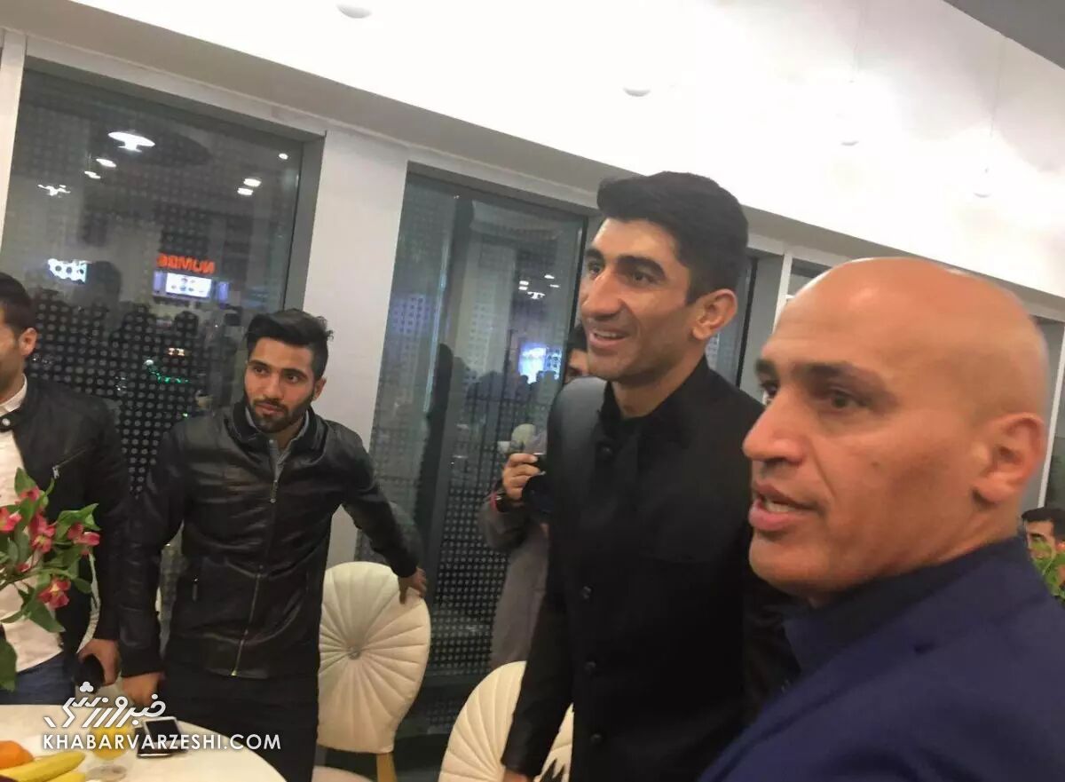 بیرانوند: با این استقلالی دعوا کنی، شک نکن بازنده ای!/ افشای برخی مکالمات دروازهبان پرسپولیس بیرانوند: با این استقلالی دعوا کنی، شک نکن بازنده ای!/ افشای برخی مکالمات دروازهبان پرسپولیس