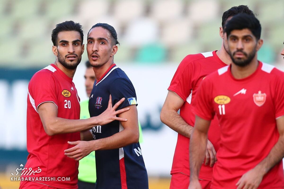 بازیکن پرسپولیس اخراج شد اما برگشت! بازیکن پرسپولیس اخراج شد اما برگشت!